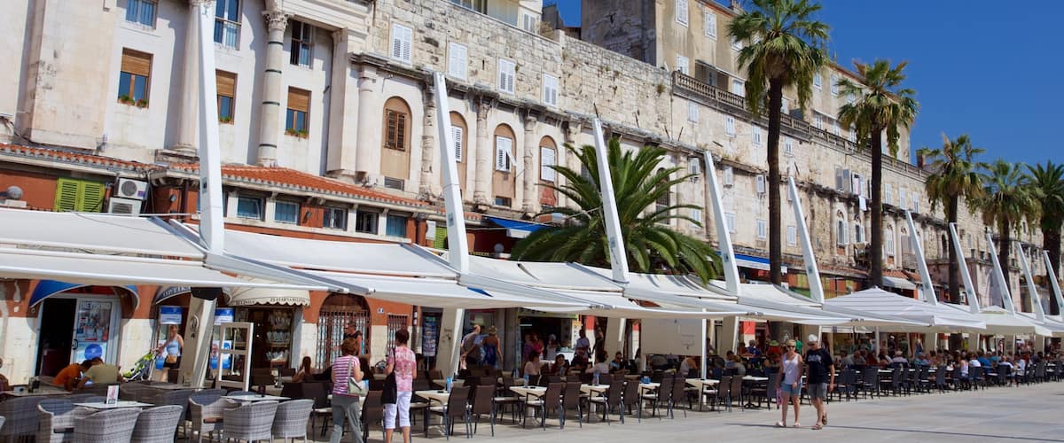 Split Riva mostrando jantar ao ar livre