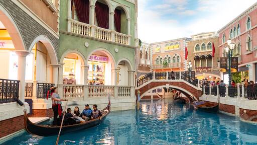Venetian Macao Casino showing a river or creek, interior views and boating