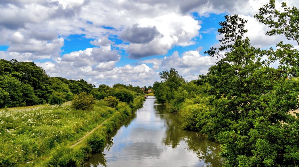 View of the Kennett and Avon canal.