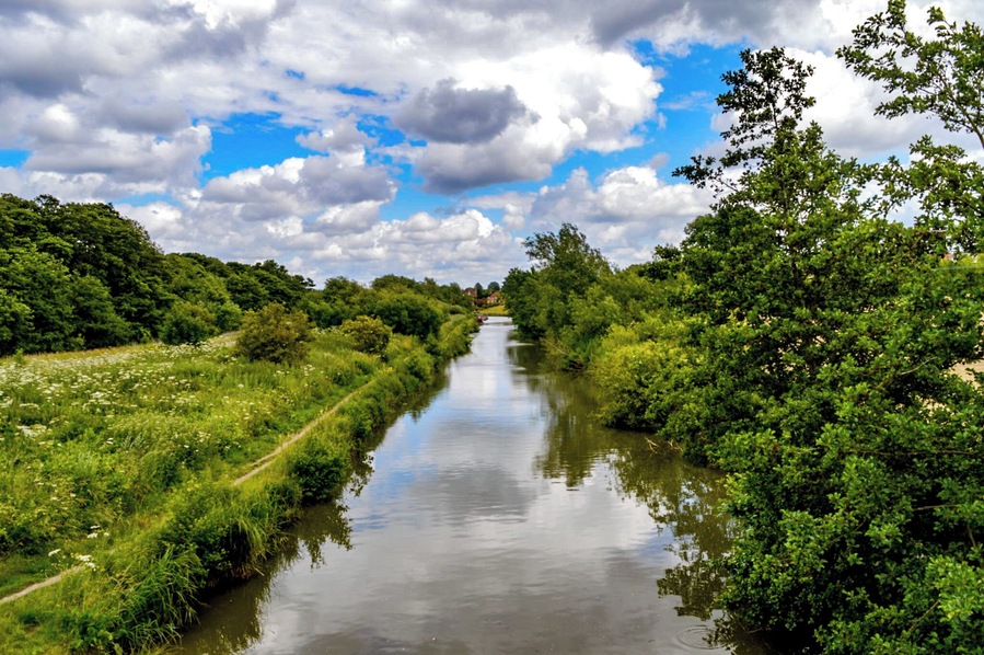 View of the Kennett and Avon canal.