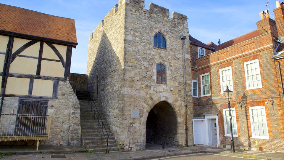 Old City Walls which includes a square or plaza and heritage architecture
