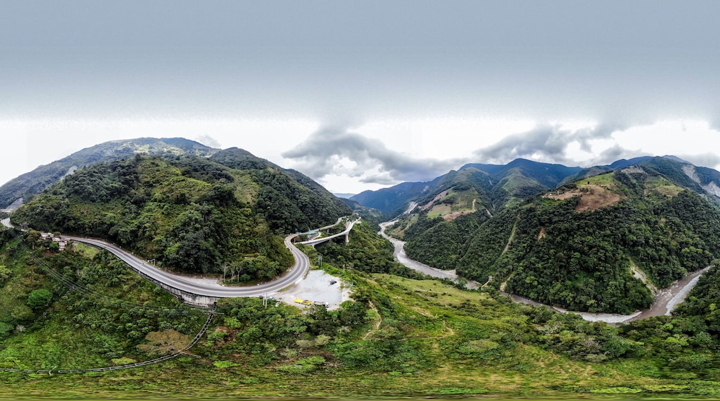 landscapes from the mountains and roads to villavicencio meta