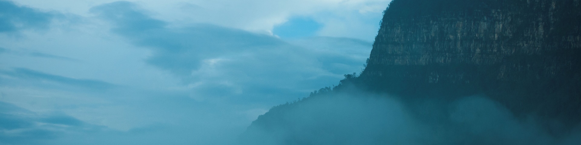 Somewhere between Rio Claro Reserva Natural and Bogotá, we were covered in clouds. We did have stunning scenery to accompany us all through our 7-hour+ bus journey starting in Doradal.
#AboveItAll #OnTheRoad