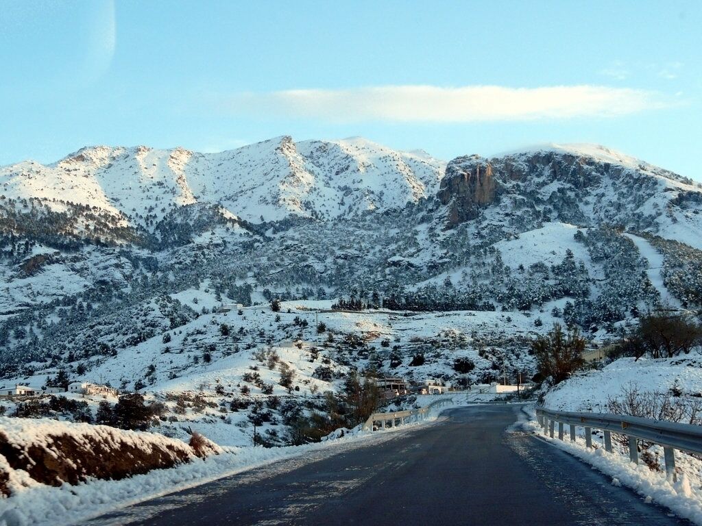 Nieve llegando a Canillas de Aceituno