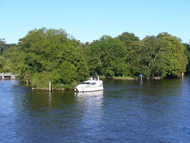 From Cookham Bridge Looking eastwards onto the River Thames. An islet sits in the river - weir to the left, navigable channel to the right above.