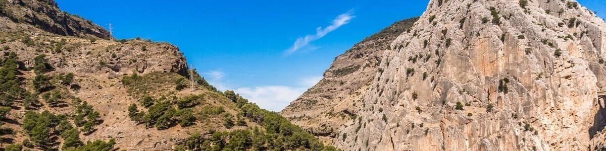 #Lake #EmbalseDelCondeDeGuadalhorce surrounded by the #beautiful #mountains. The popular #hiking route #ElCaminitoDelRey is located here, but is sadly under restoration. #travel #traveltheworld #wanderlust