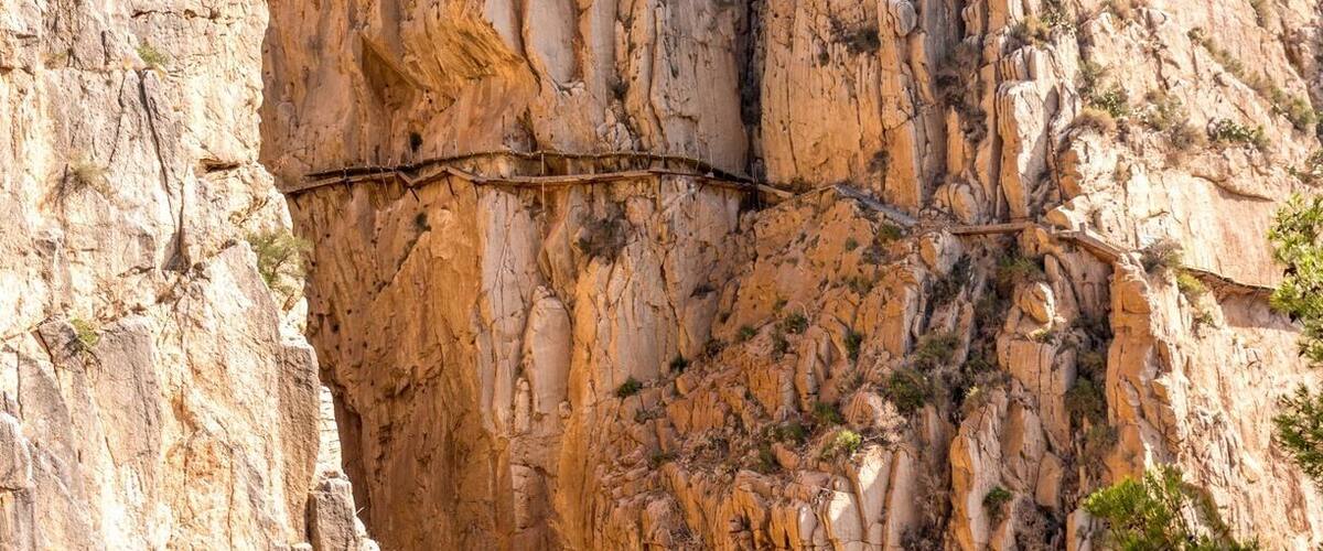 The beginning of #elcaminitodelrey in #elchorro. Some people says it's the most #dangerous #hike in the #world! Sadly we didn't make it before restoration. So we can't tell you. #troveron #spain #nature #travel #travelingtheworld #wanderlust