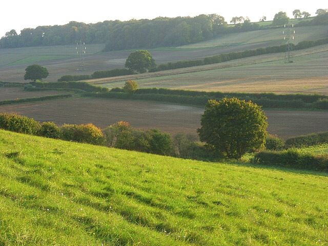 Slough Bottom Arable fields occupy most of the floor of the valley with some grassland near to the farm.