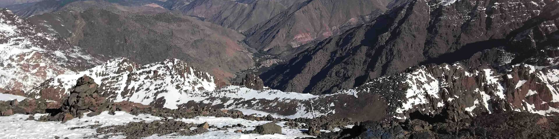 Amazing view from Toubkal. A little bit windy but sun was present :-) such a nice feeling of accomplishment !! #lifeatexpedia