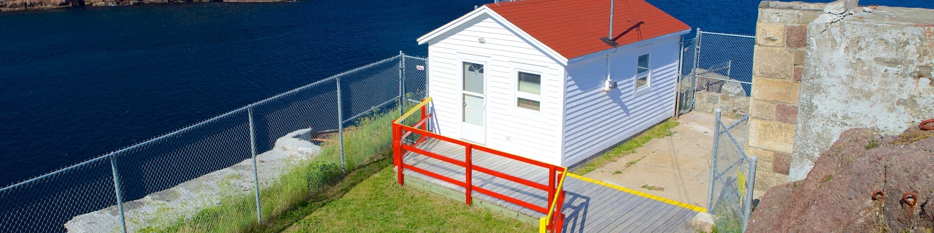 Fortaleza Amherst mostrando vista general a la costa