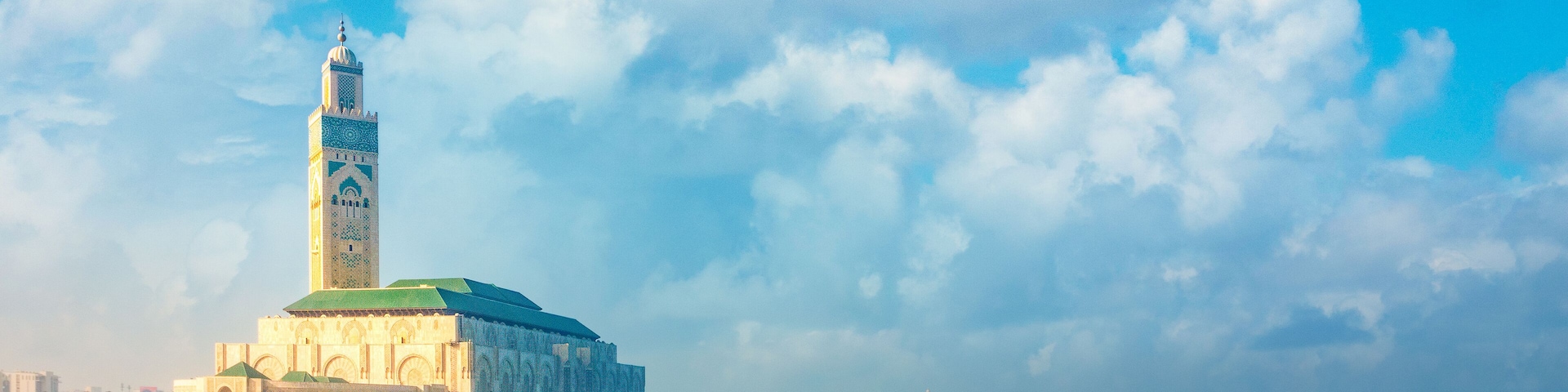 Casablanca's most iconic landmark, the Hassan II Mosque on a promontory facing the rocky Atlantic ocean coast, Casablanca, Morocco