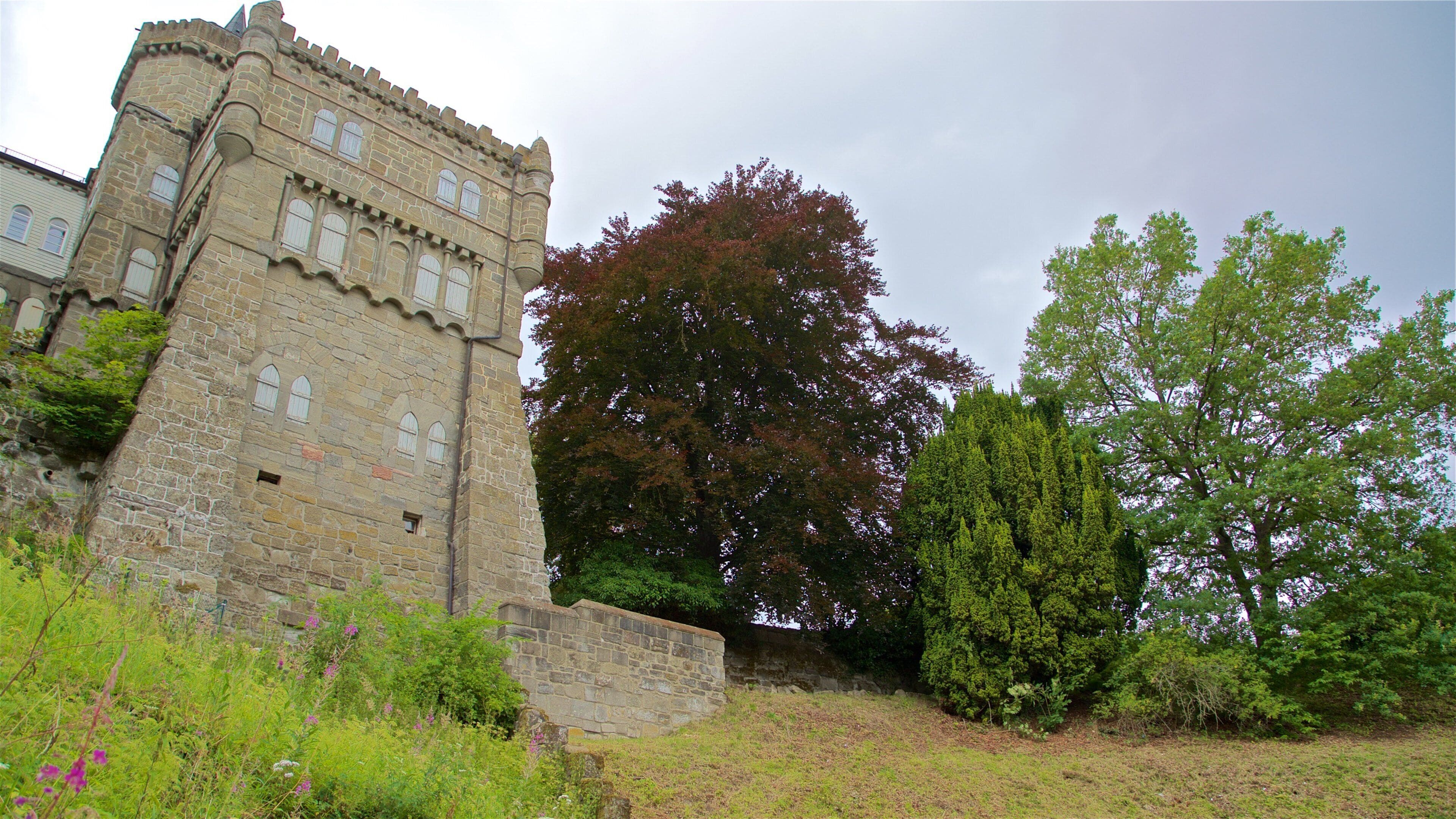 Castelo de Loewenburg caracterizando um pequeno castelo ou palácio e arquitetura de patrimônio