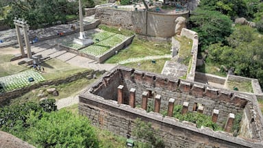 The town square and granary at Chitradurga Fort.