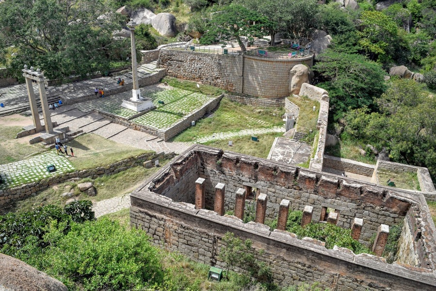 The town square and granary at Chitradurga Fort.