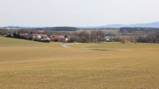 Napohlad Chanec ze zapada.