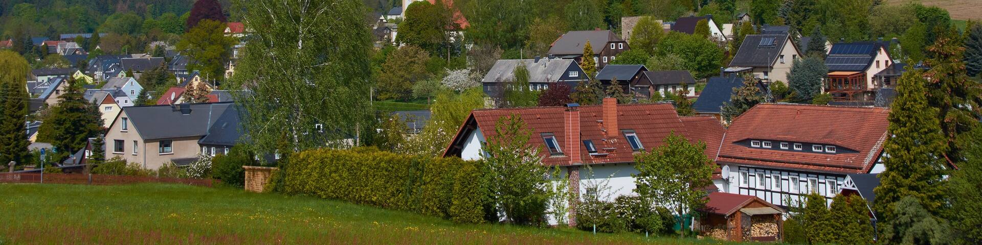 Blick auf Wehrsdorf in der Oberlausitz im Frühjahr