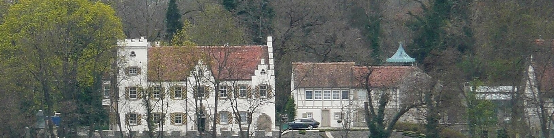 Neckargröningen: Blick auf Schloss Remseck, erbaut 1540, mit Atelier Gisela Ade