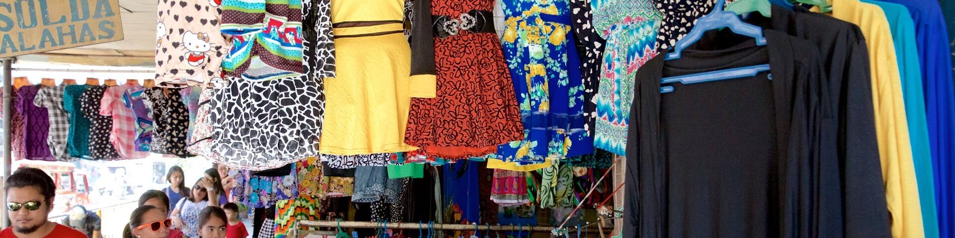 Colon Street mettant en vedette mode