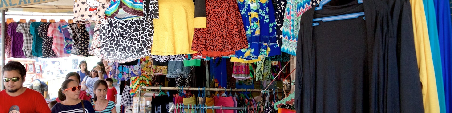 Rua Colon caracterizando moda