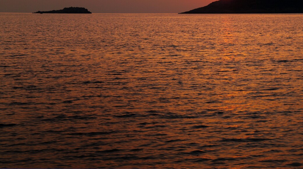 Calenzana (Corse) - Vue de l'Îlot sud de Mursetta depuis la plage de l'Argentella