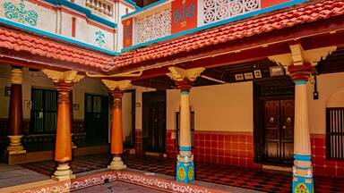 Chettinadu Style Heritage Homes in Karaikudi, Pallathur, Athangudi & Kothamangalam are the most lavish & exquisite architectural beauty. This beautiful edifice situated at Chettinad region, Sivagangai