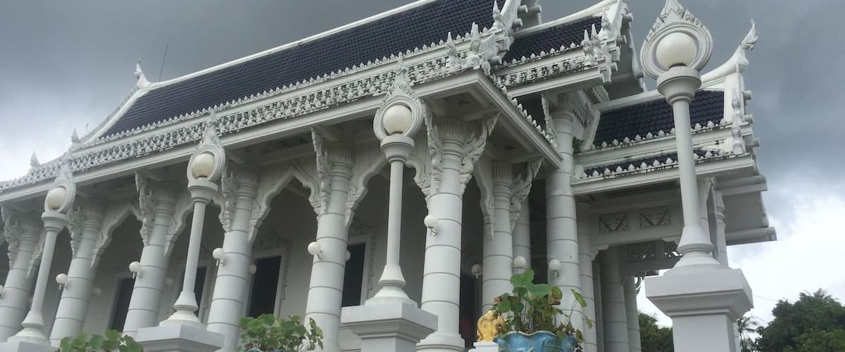 A very nice temple in the middle of Krabi