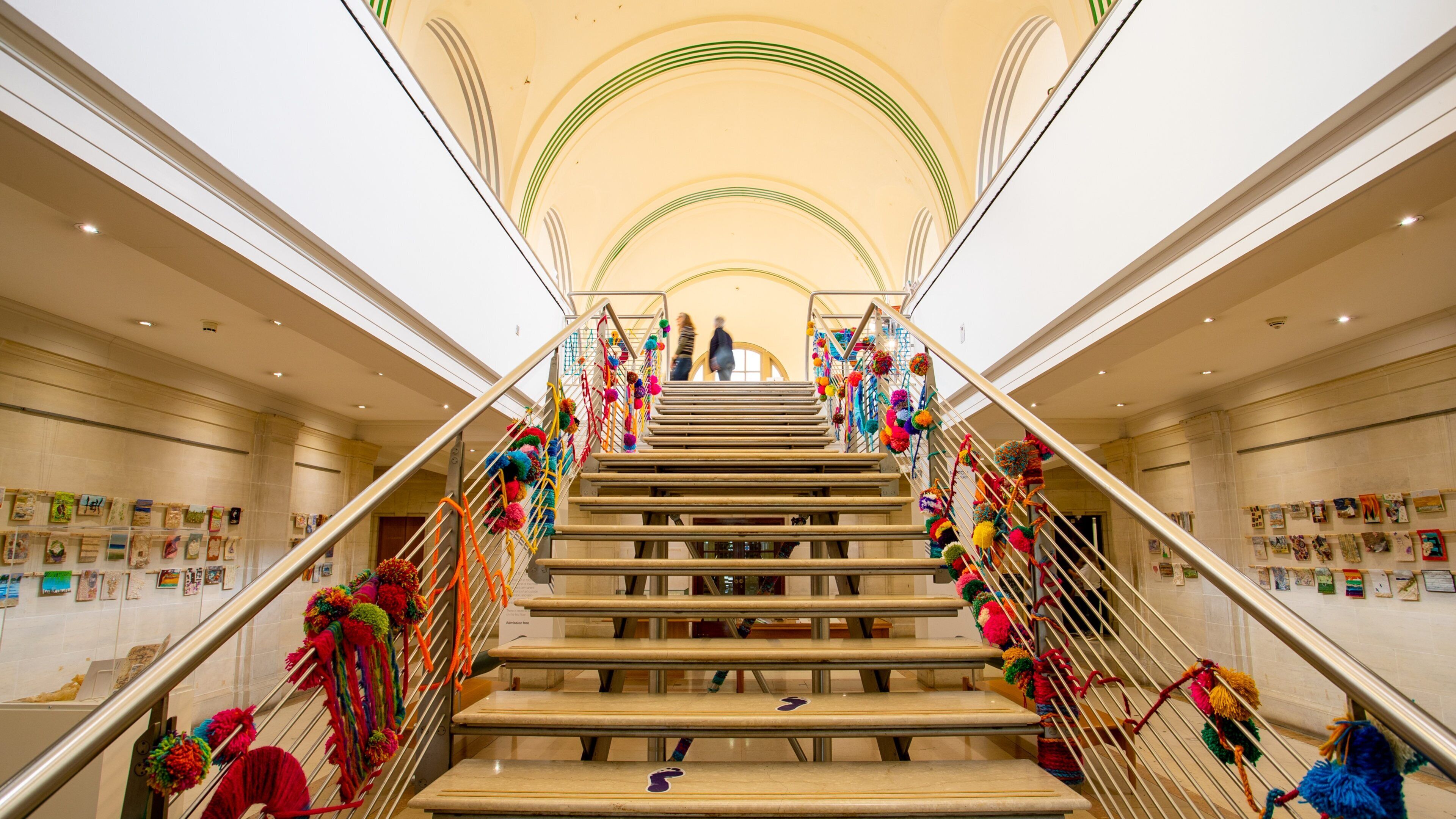 Southampton City Art Gallery showing art and interior views