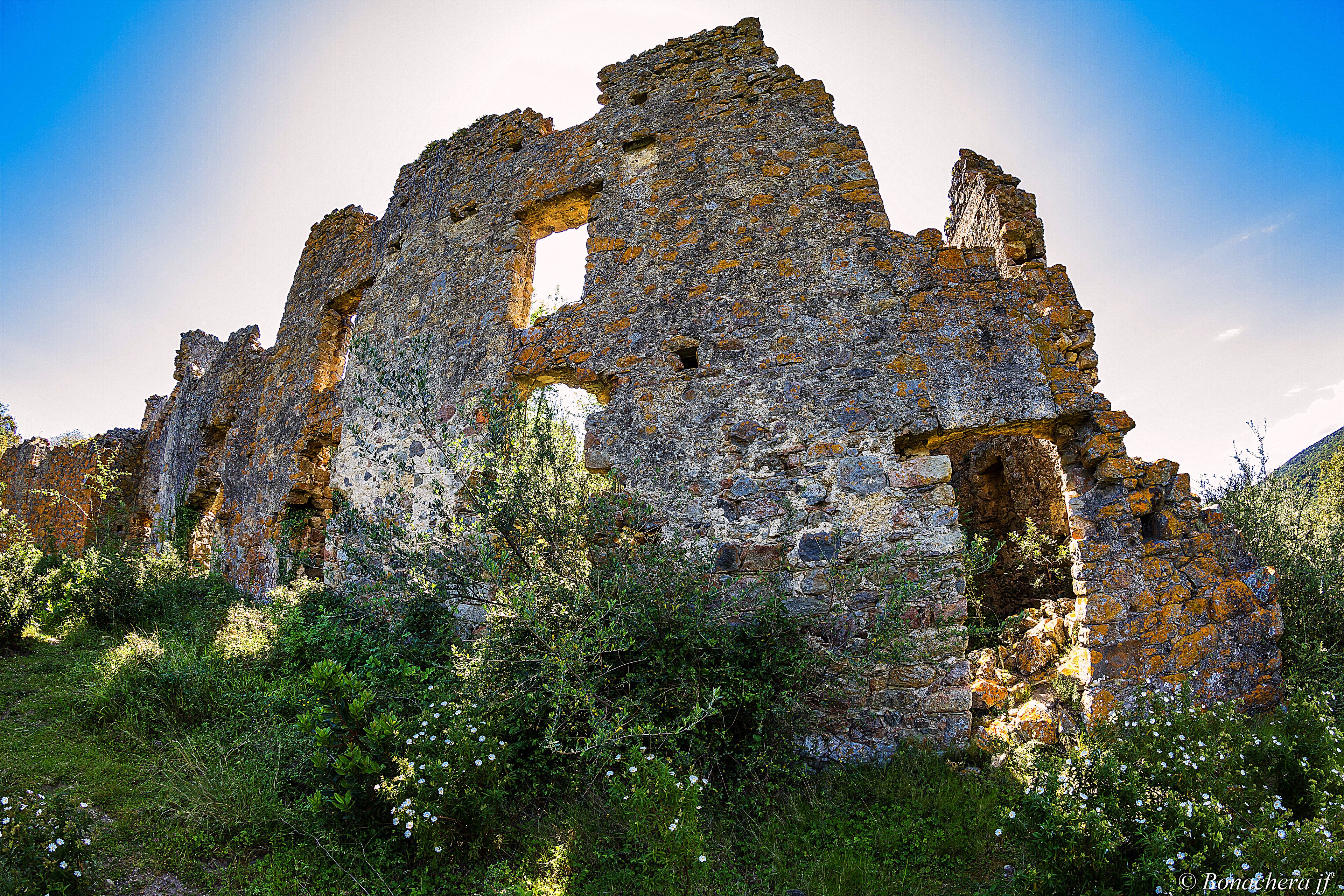 Château de Covasina: angle Nord-Ouest