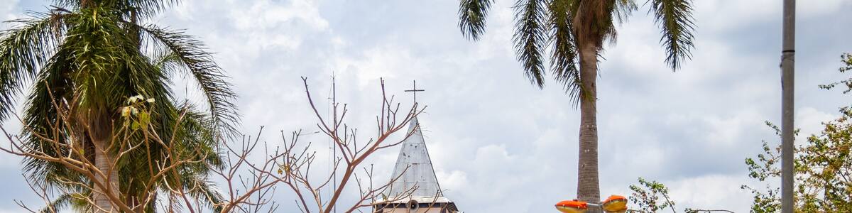 O Santuário Nossa Senhora Aparecida fica na cidade de Aparecida de Goiânia.