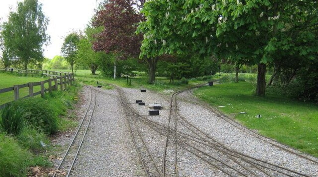 Crossover on Swanley New Barn Railway This miniature railway runs in New Barn Park. This crossover is at the end of a circular route around the park, then the train heads into a station for boarding.