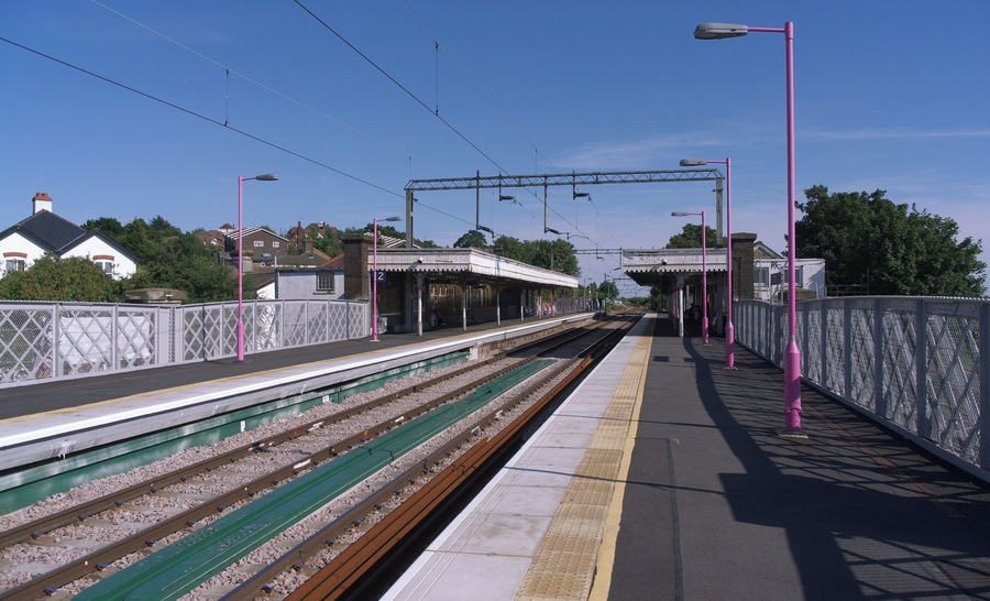 Looking east along the westbound platform at Benfleet railway station.