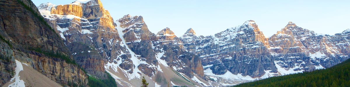 Banff National Park which includes a lake or waterhole, mountains and snow