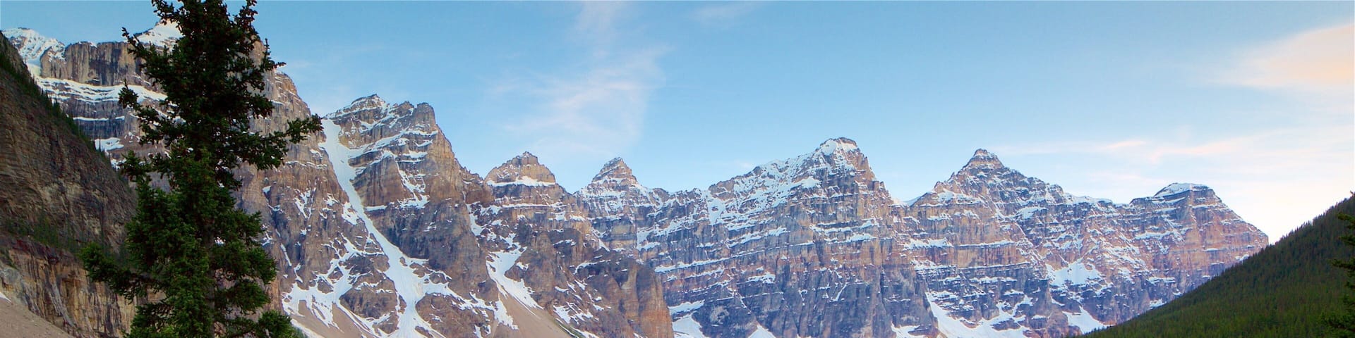 Lac Moraine montrant panoramas, scĂšnes tranquilles et neige