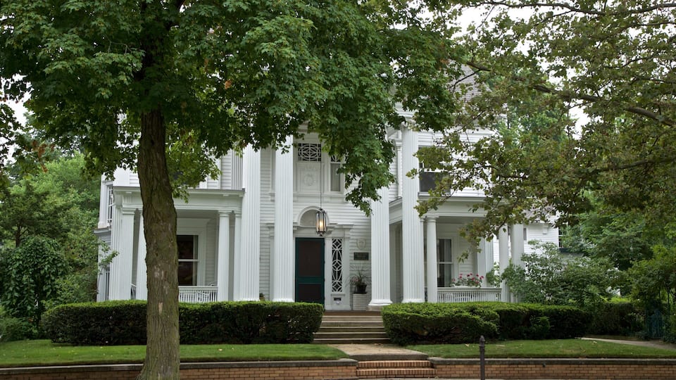 Heritage Hill Historic District featuring a house