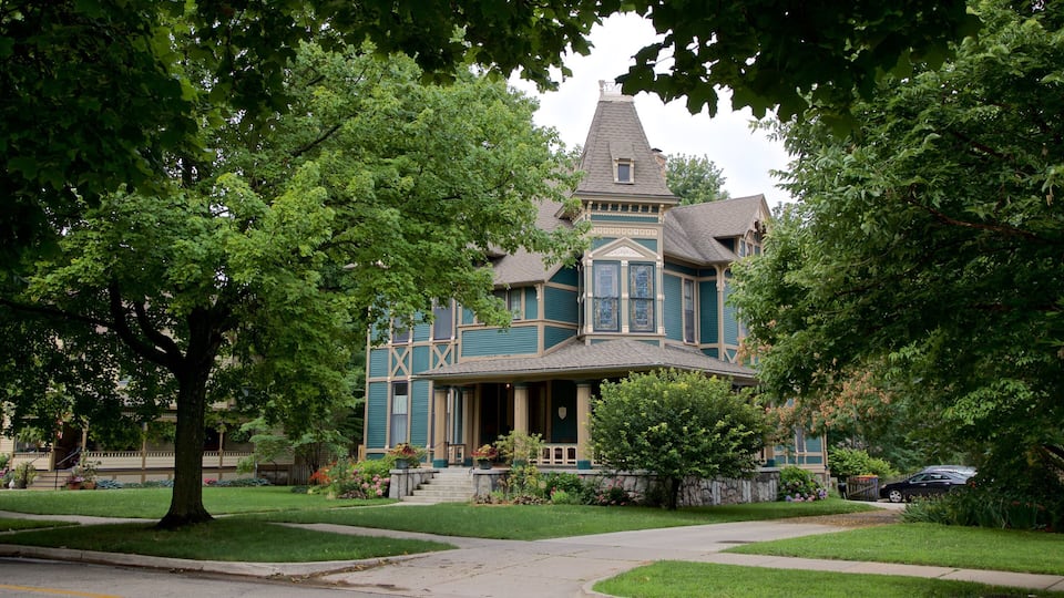 Heritage Hill Historic District featuring a house