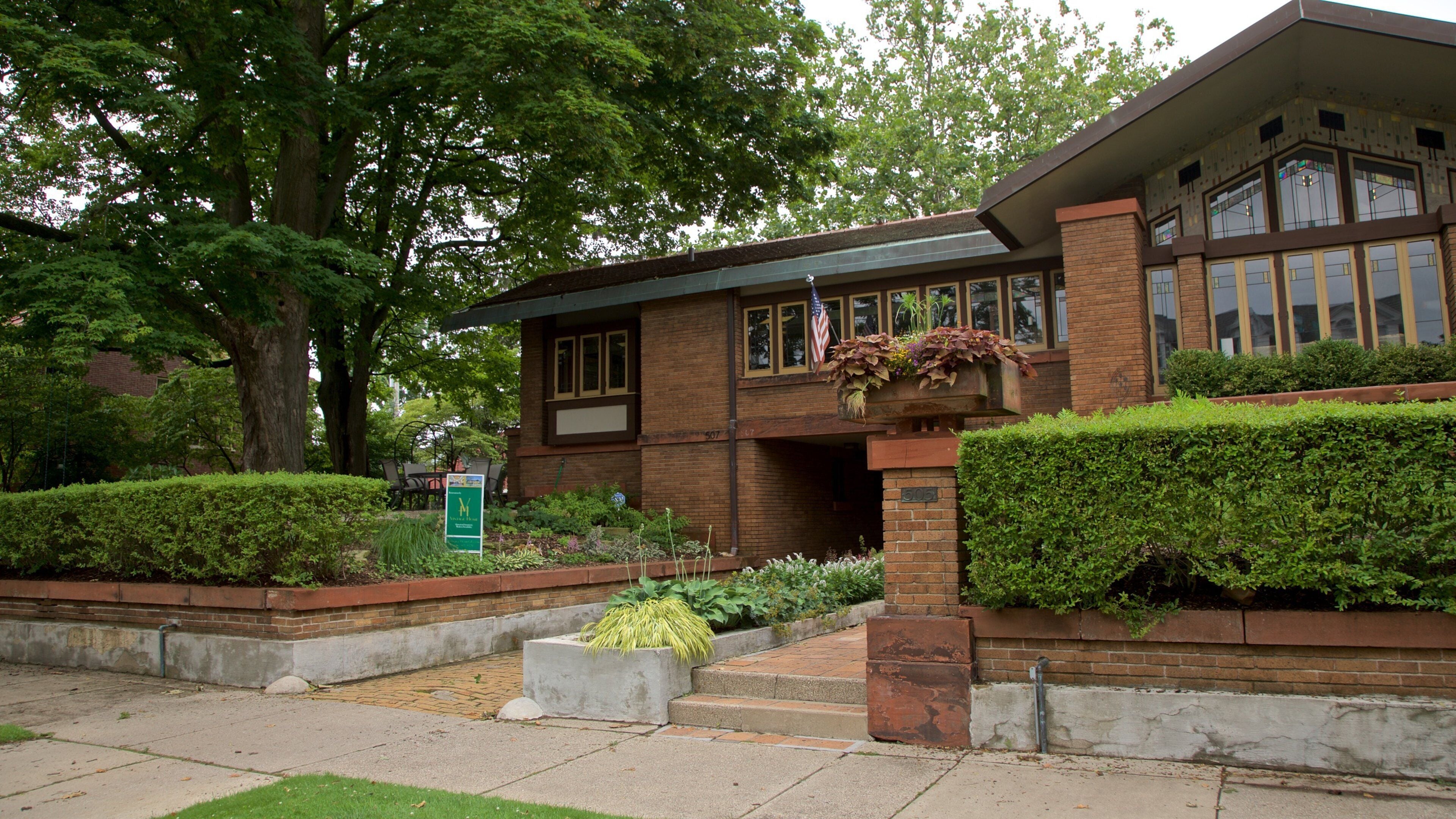 Heritage Hill Historic District featuring a house