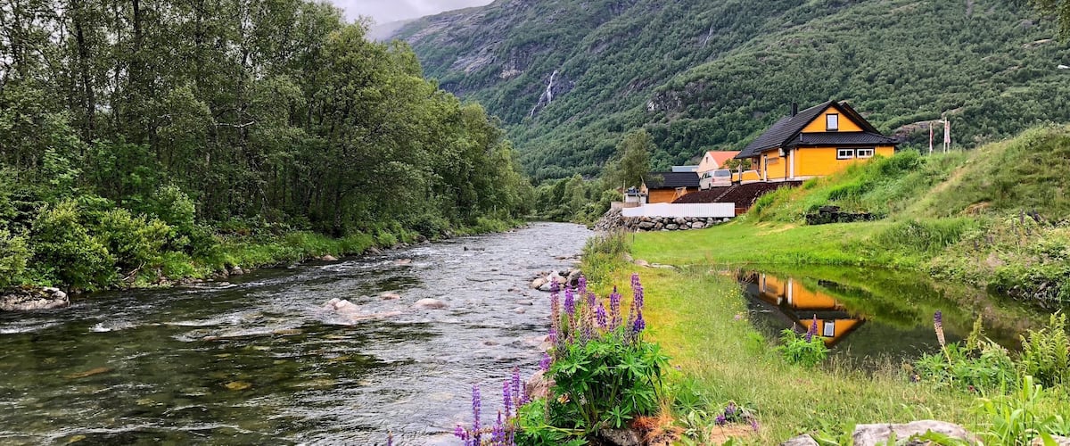 The Røldal skicenter in the Hordadal valley is famous for receiving the most snowfall of any populated area in Norway.
#Roldal #Norway #ski #Nature