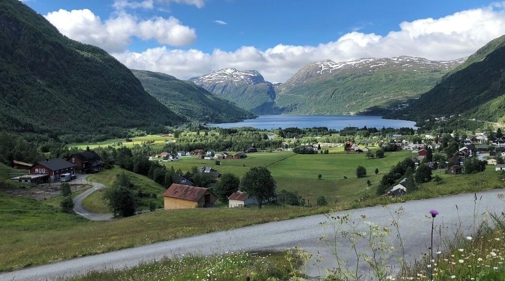 Røldal is a village in the municipality of Odda in Hordaland county, Norway. The village lies in the Røldal valley along the Storelva river on the north end of the lake Røldalsvatnet.
#LikeALocal #AboveItAll #GreatOutdoors #OnTheRoad