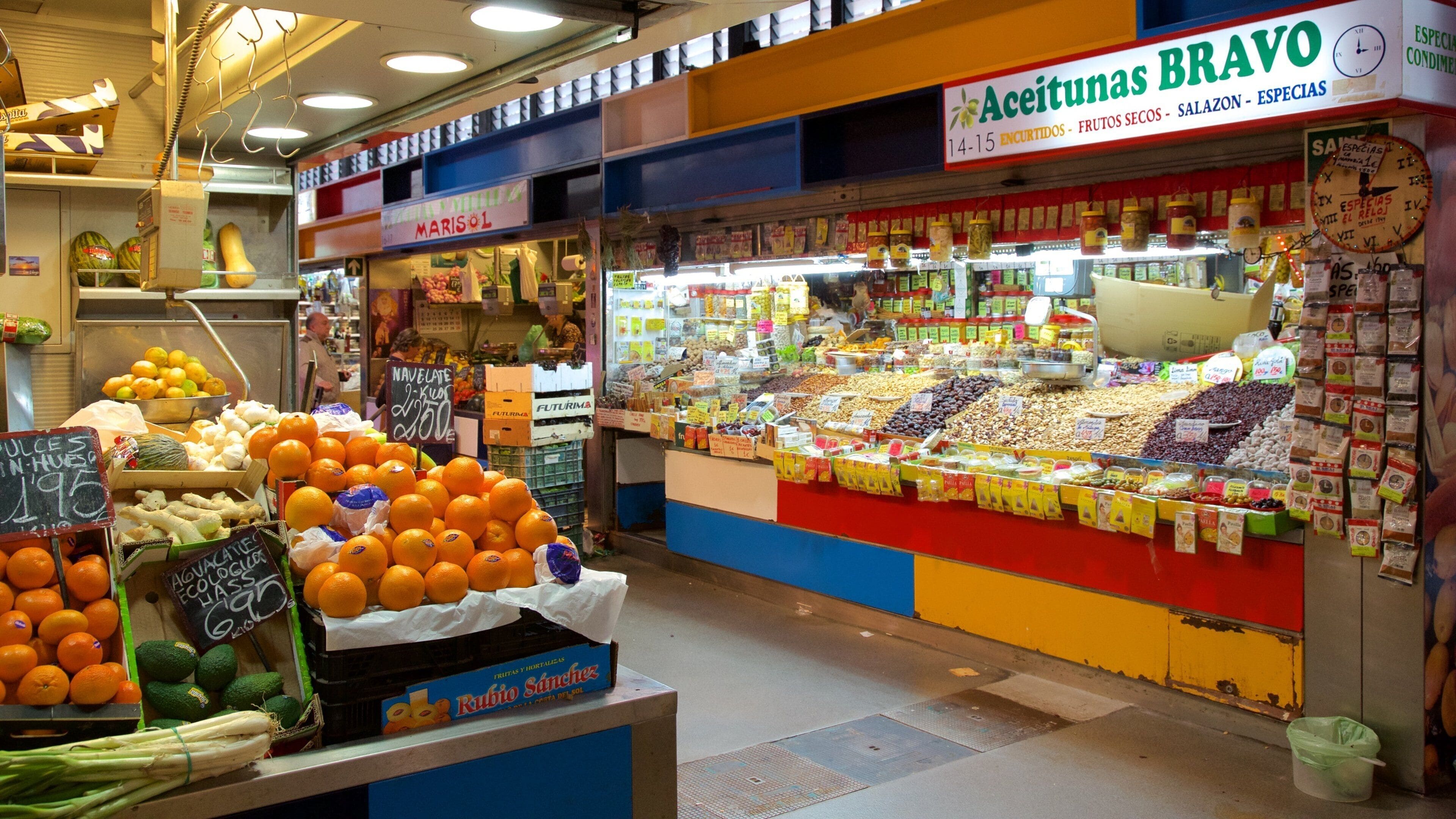 Central Market of Atarazanas showing interior views, food and markets
