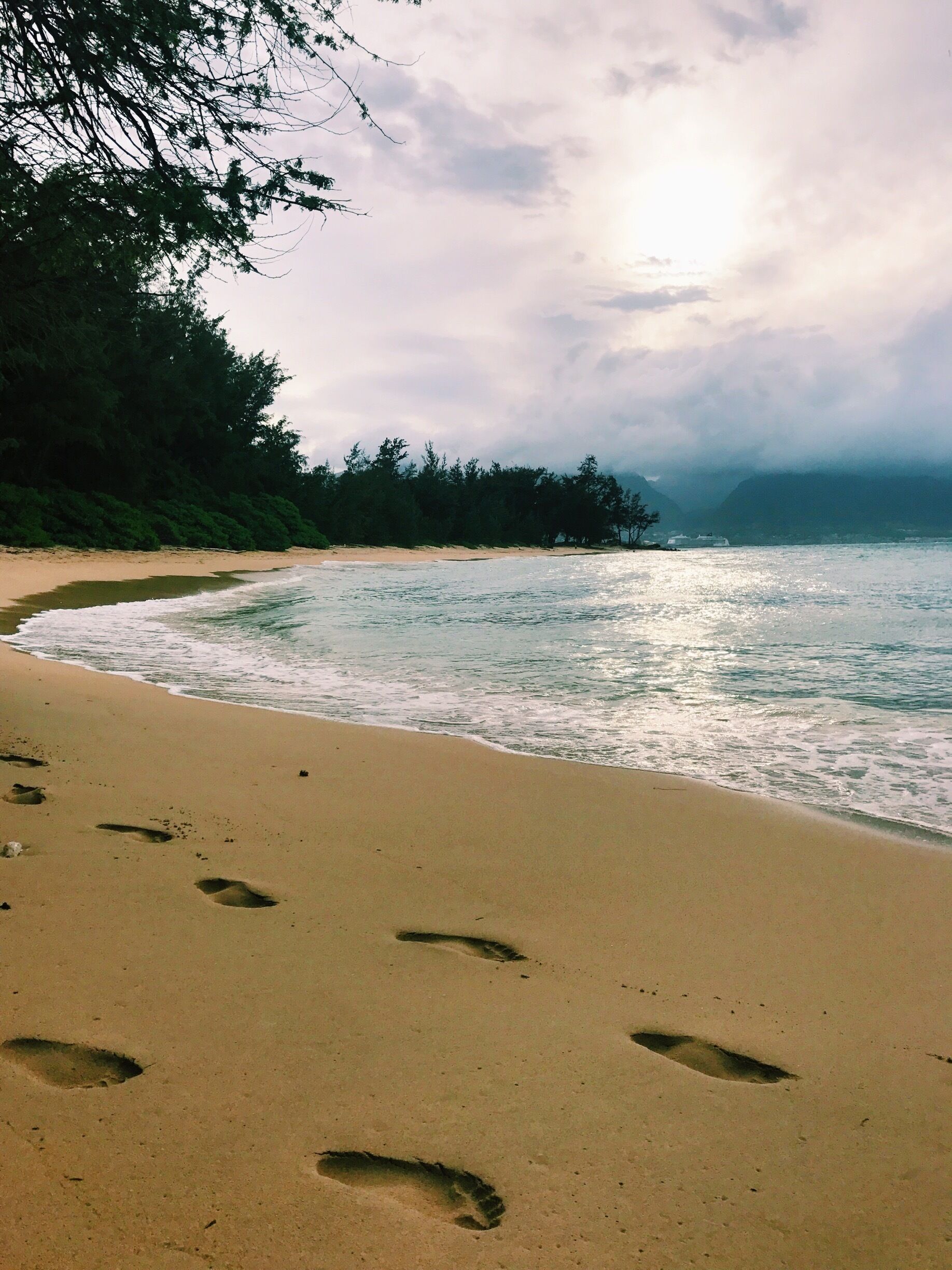 A place where the ocean meets the mountains! Maui is known as a honeymoon spots but don't be fooled, it's full of adventures for all travelers #lifeatExpedia