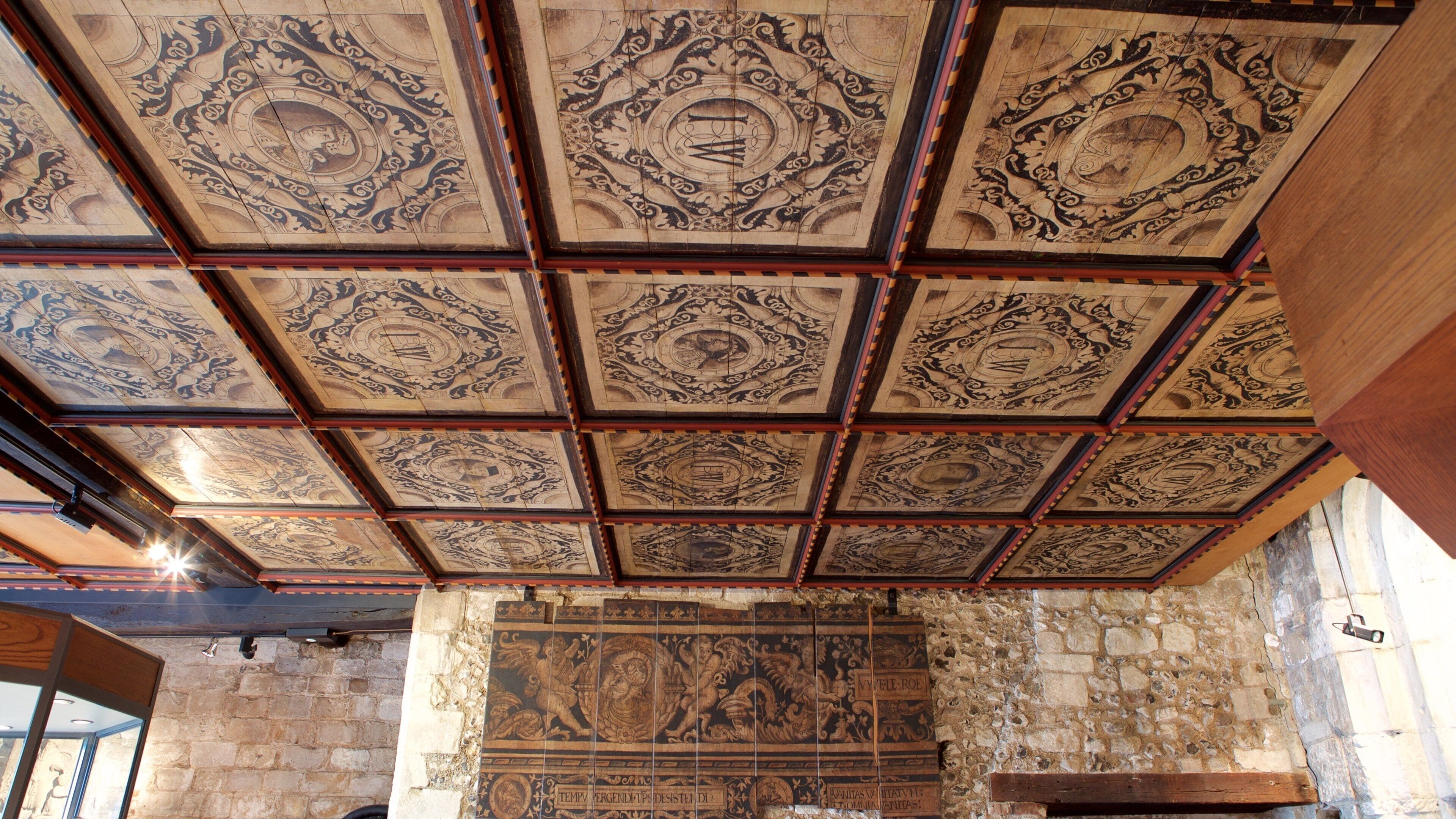 Westgate Museum caracterizando arquitetura de patrimônio e vistas internas