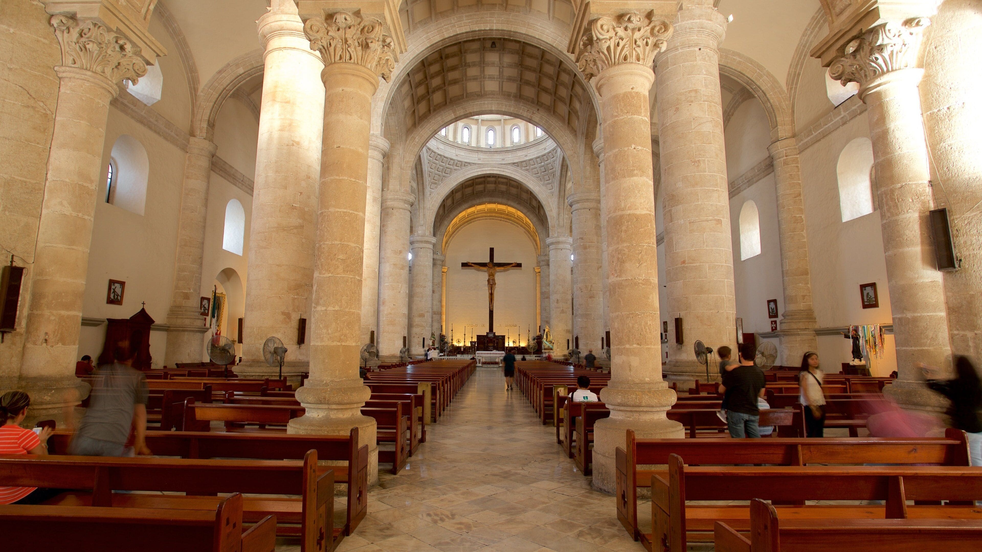Mérida Cathedral showing interior views, heritage elements and a church or cathedral