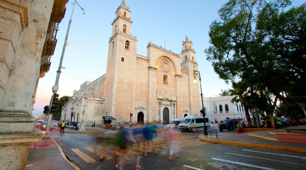 Merida Cathedral showing a sunset, a church or cathedral and heritage architecture