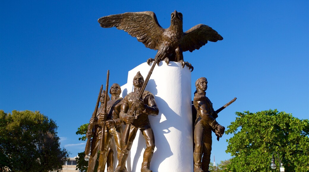 La Mejorada Park showing a statue or sculpture