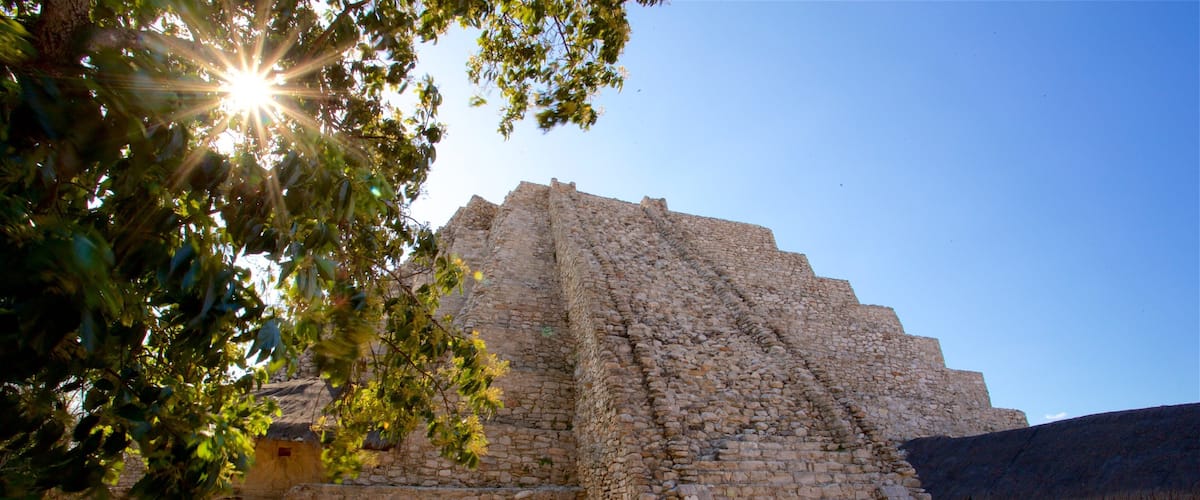 Mayapanin mayalaiset rauniot joka esittää vanha arkkitehtuuri