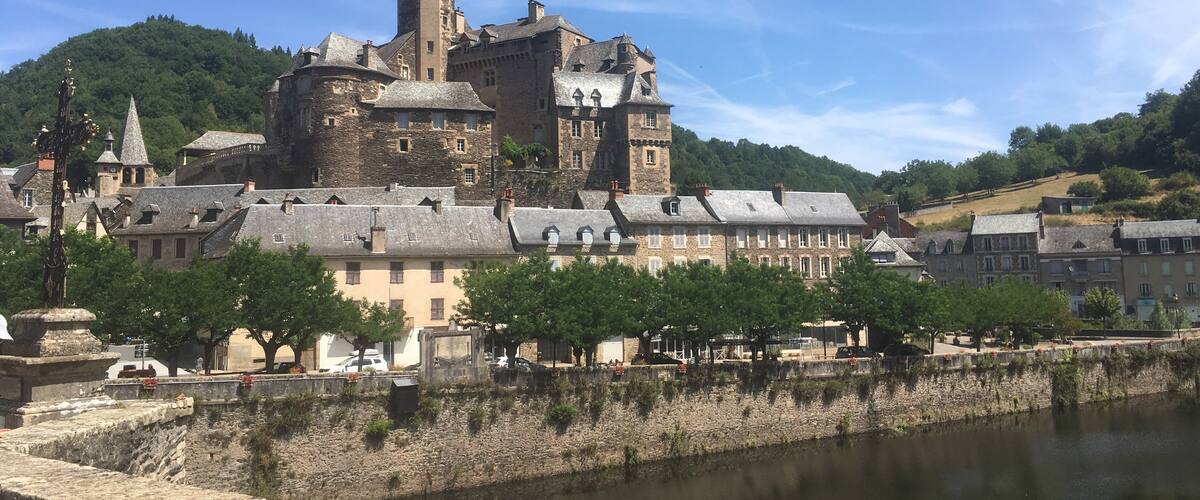 Beautiful castle with the view of the Lot
#france
#aveyron
