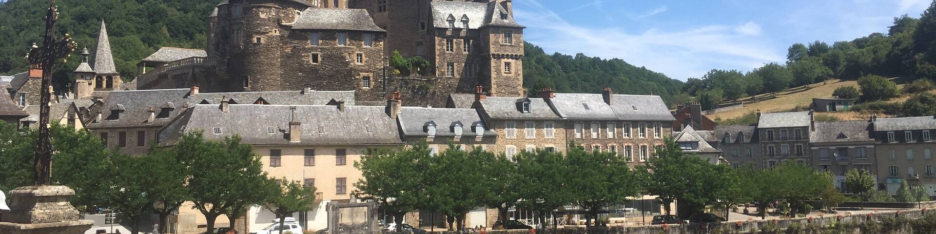 Beautiful castle with the view of the Lot
#france
#aveyron