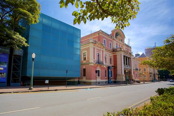 Tim UFMG Knowledge Space montrant patrimoine architectural et ville