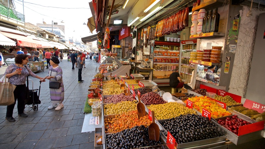 Old City showing street scenes, food and markets