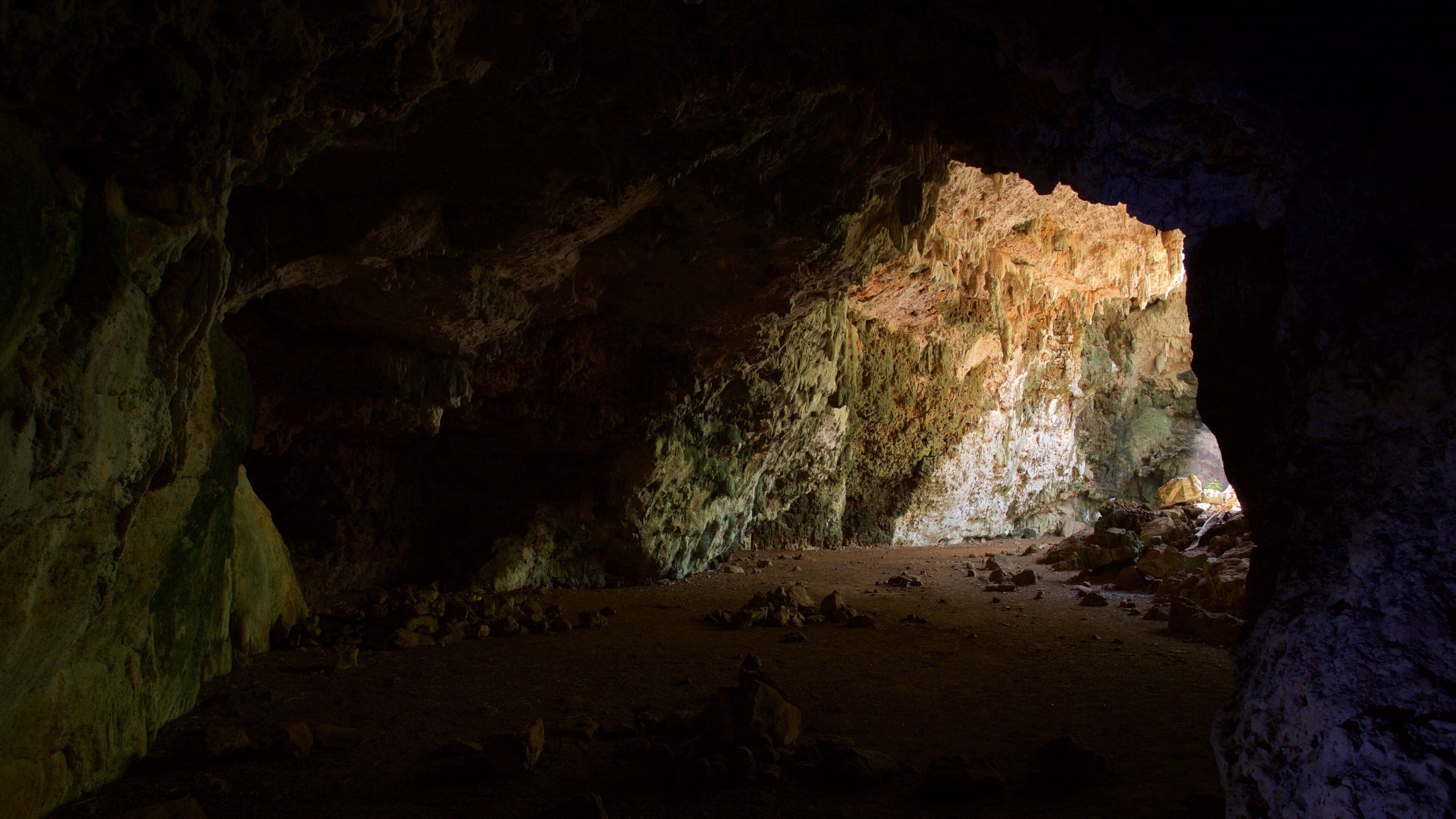 Calcehtok Caves showing caves